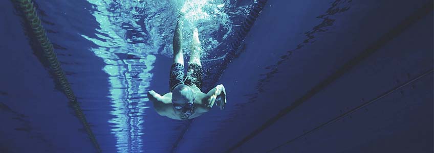 Imagen de los beneficios de nadar bien